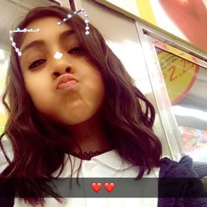 Meet your Posher, Neyda